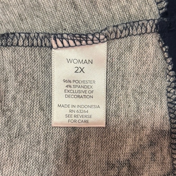 Westport Gray & Navy Floral Tunic Top with Asymmetrical Hem - Picture 3 of 10